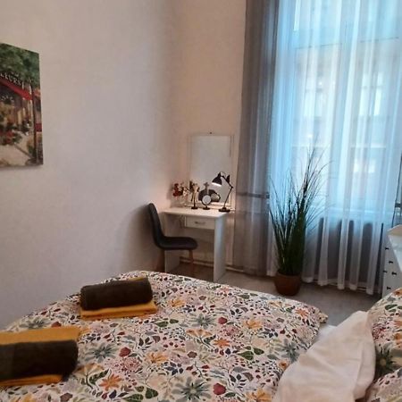 Palace Apartment Budapest Esterno foto