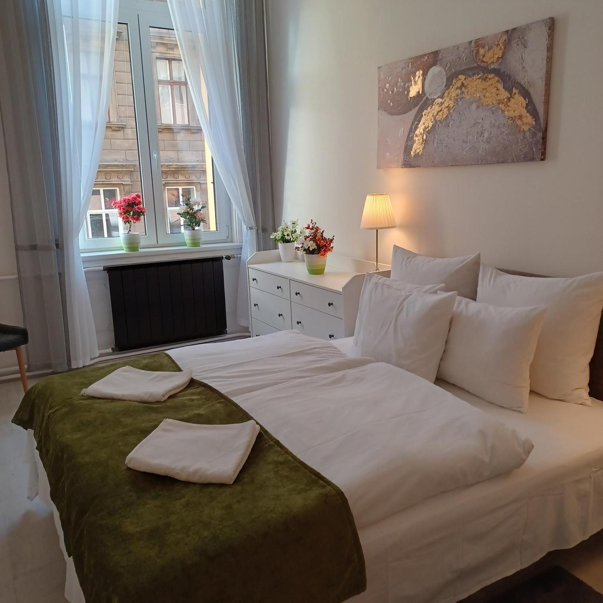 Palace Apartment Budapest Esterno foto
